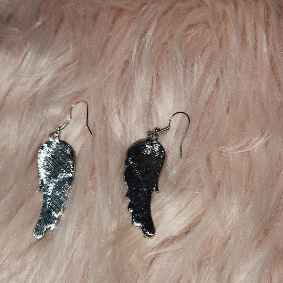 Angel wings & cross necklace and earring set! NWOT (P2) - Picture 4 of 5